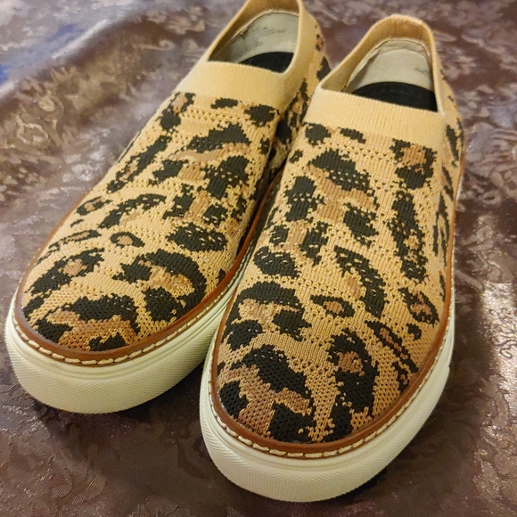 Vince Camuto Keamalla Leopard-Print Knit Slip-On Sneakers - Picture 1 of 8